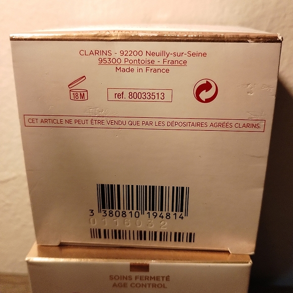 Clarins Extra Firming Jour SPF 15 - Picture 2 of 3